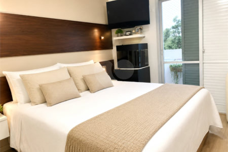Apartamento à venda com 4 quartos, sendo 3 suítes,  em Interlagos, São Paulo, SP