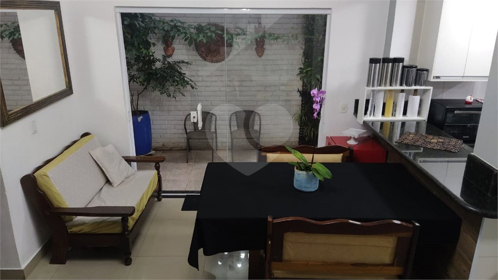Sobrado à venda com 3 quartos, sendo 1 suíte, em Jardim Tabatinga, Guarulhos, SP