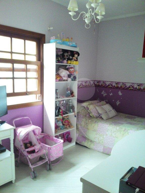 Casa à venda com 4 quartos, sendo 2 suítes,  em Horto, São Paulo, SP