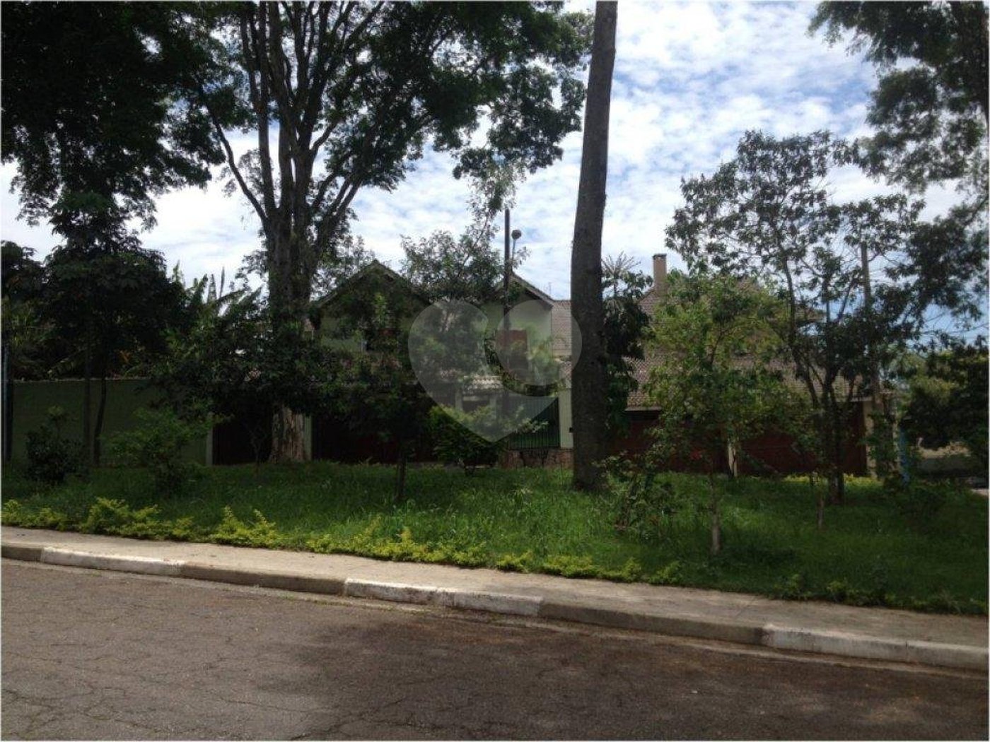 Sobrado à venda com 3 suítes em Horto Florestal, São Paulo, SP