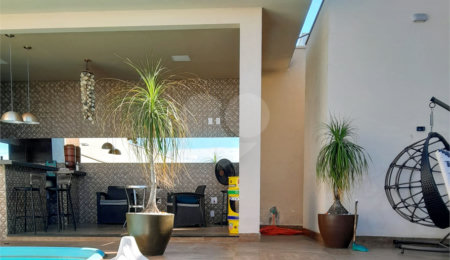 Casa à venda com 3 suítes no condomínio Residencial Alto de Itaici, Indaiatuba - SP