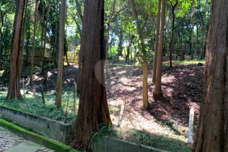 Terreno à venda no condomínio Chácara Flora, São Paulo - SP