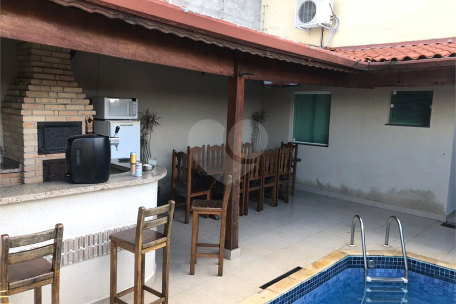 Sobrado à venda com 3 quartos em Tremembé, São Paulo, SP