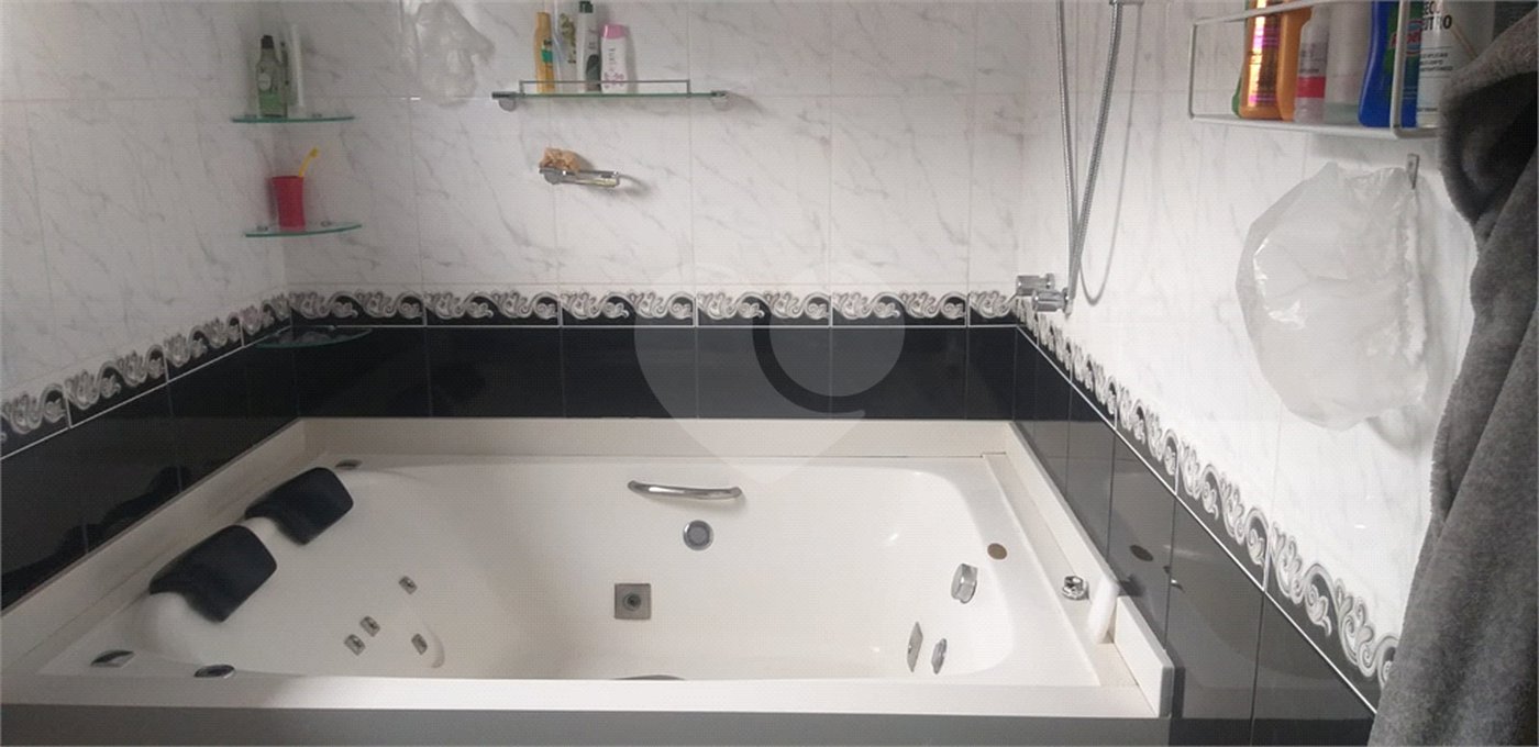 Casa à venda ou para alugar com 3 quartos, sendo 1 suíte, em Parque das Colinas, Valinhos, SP