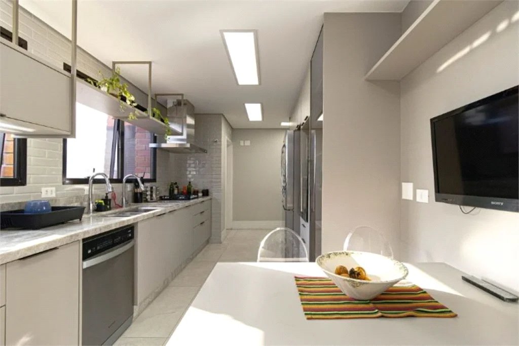 Apartamento à venda com 3 suítes em Jardim Parque Morumbi, São Paulo, SP