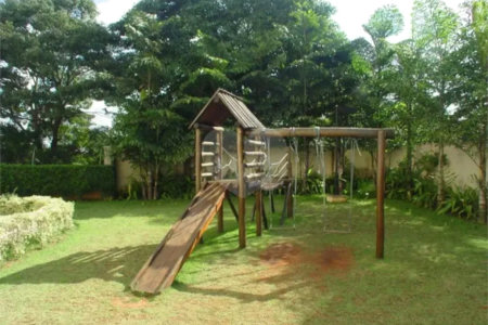 Apartamento à venda com 3 quartos, sendo 1 suíte,  em Alto da Boa Vista, São Paulo, SP