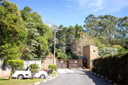 Casa à venda com 3 suítes no condomínio Altos de São Roque, São Roque - SP