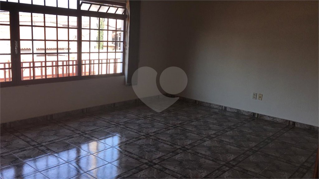 Sobrado à venda com 6 quartos, sendo 3 suítes, em Jardim Refúgio, Sorocaba, SP