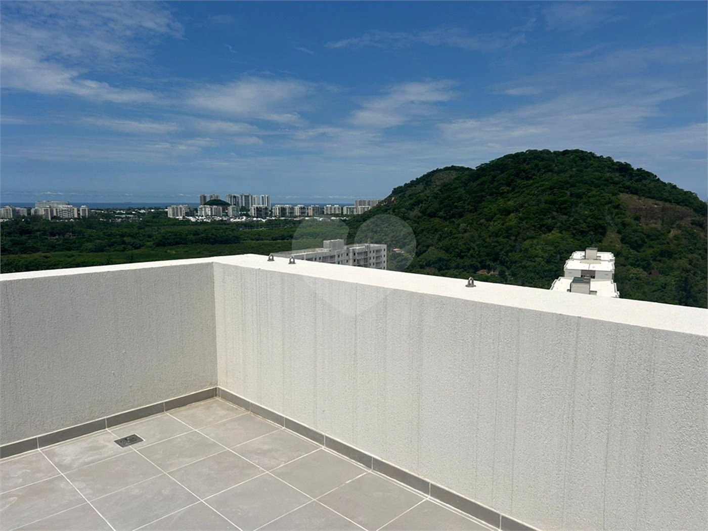 Cobertura à venda com 3 quartos, sendo 1 suíte, em Jacarepaguá, Rio de Janeiro, RJ