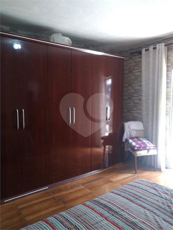 Casa à venda com 4 quartos, sendo 1 suíte, em Vila Pirajussara, São Paulo, SP