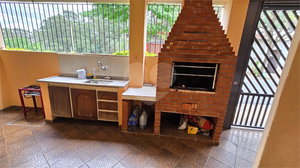 Sobrado à venda com 4 quartos, sendo 1 suíte, em Jardim Regina, São Paulo, SP