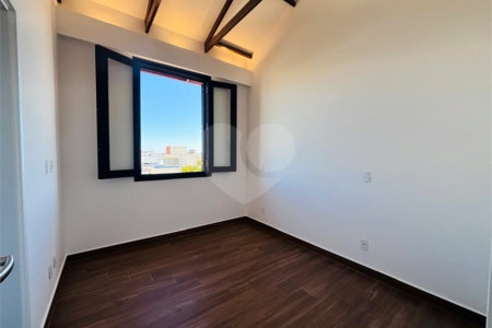 Casa à venda com 4 quartos, sendo 3 suítes, no condomínio Residencial Chácara Ondina, Sorocaba - SP