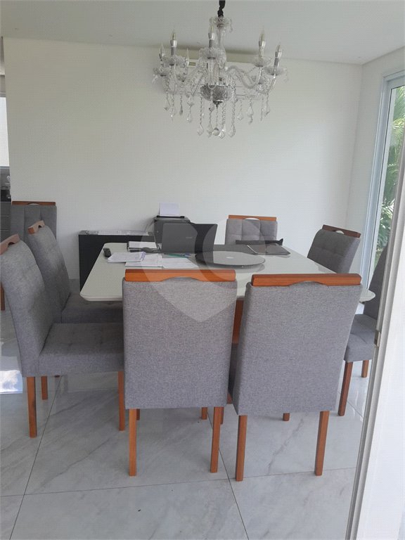 Casa à venda com 3 suítes em Moinho Velho, Cotia, SP