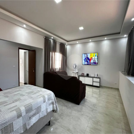 Sobrado à venda com 4 quartos, sendo 1 suíte, em Wanel Ville, Sorocaba, SP