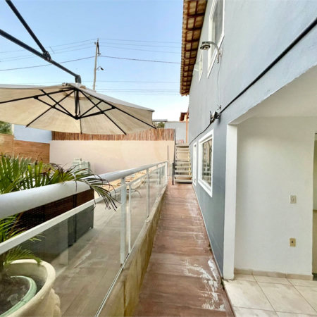 Casa em condomínio à venda com 3 quartos, sendo 2 suítes,  em Praia Rasa, Armação dos Búzios, RJ