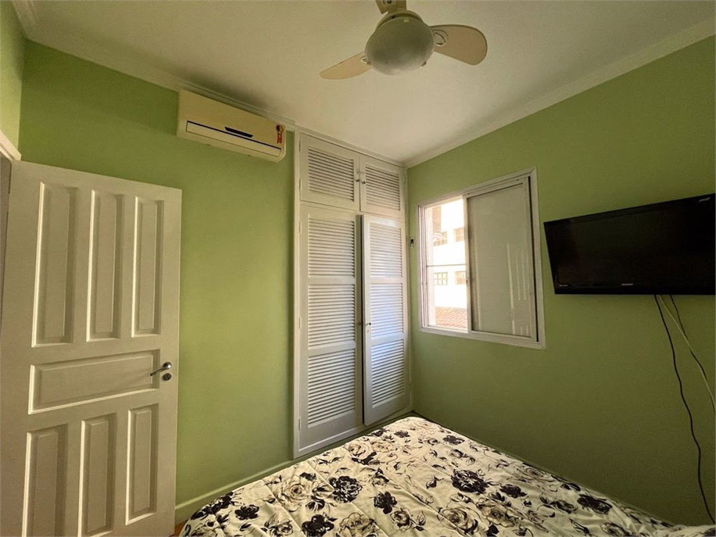 Apartamento Residencial à venda, Jardim Virginia, Guarujá - AP0424.