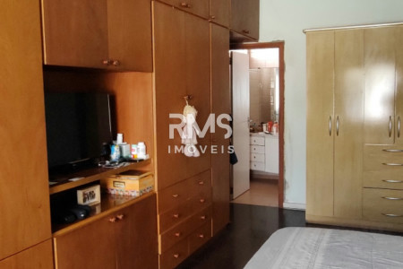 Casa à venda com 4 quartos, sendo 2 suítes,  no Centro, Itu, SP