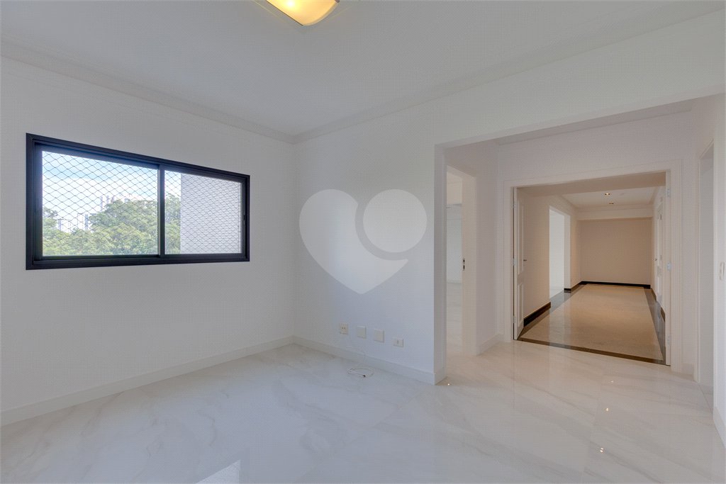 Apartamento à venda com 4 suítes em Jardim Marajoara, São Paulo, SP