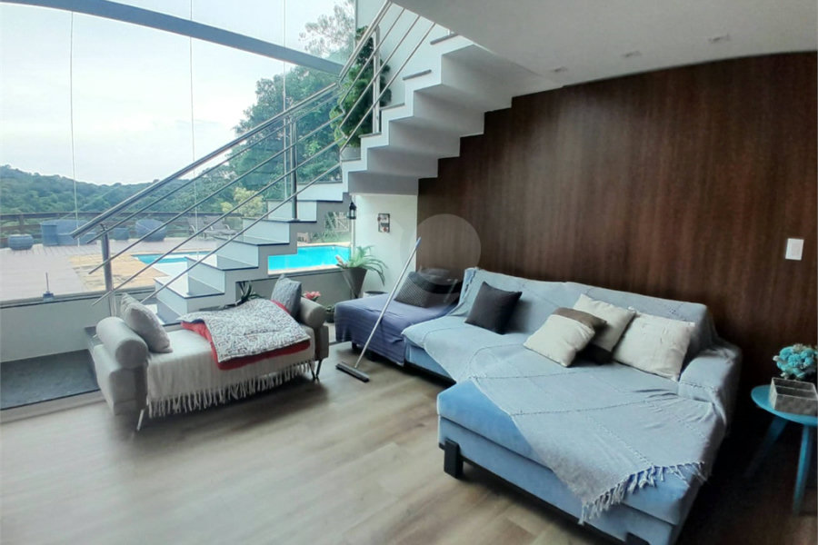 Casa à venda com 3 quartos, sendo 1 suíte,  no condomínio Alpes da Cantareira, Mairiporã - SP
