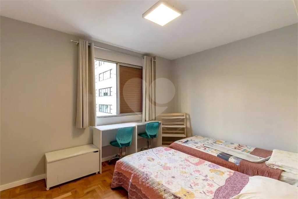 Apartamento à venda com 3 quartos, sendo 1 suíte,  em Moema, São Paulo, SP