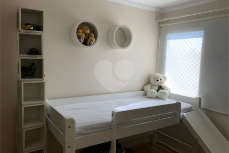 Apartamento à venda com 3 quartos, sendo 1 suíte,  em Bosque da Saúde, São Paulo, SP