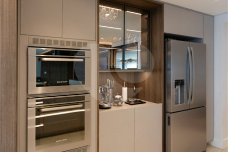 Apartamento à venda com 3 suítes em Jardim Morumbi, São Paulo, SP