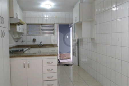 Sobrado à venda com 4 quartos, sendo 3 suítes, em Cidade Mãe do Céu, São Paulo, SP
