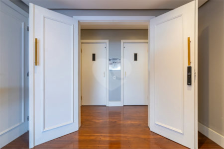 Apartamento à venda com 4 suítes em Vila Sofia, São Paulo, SP