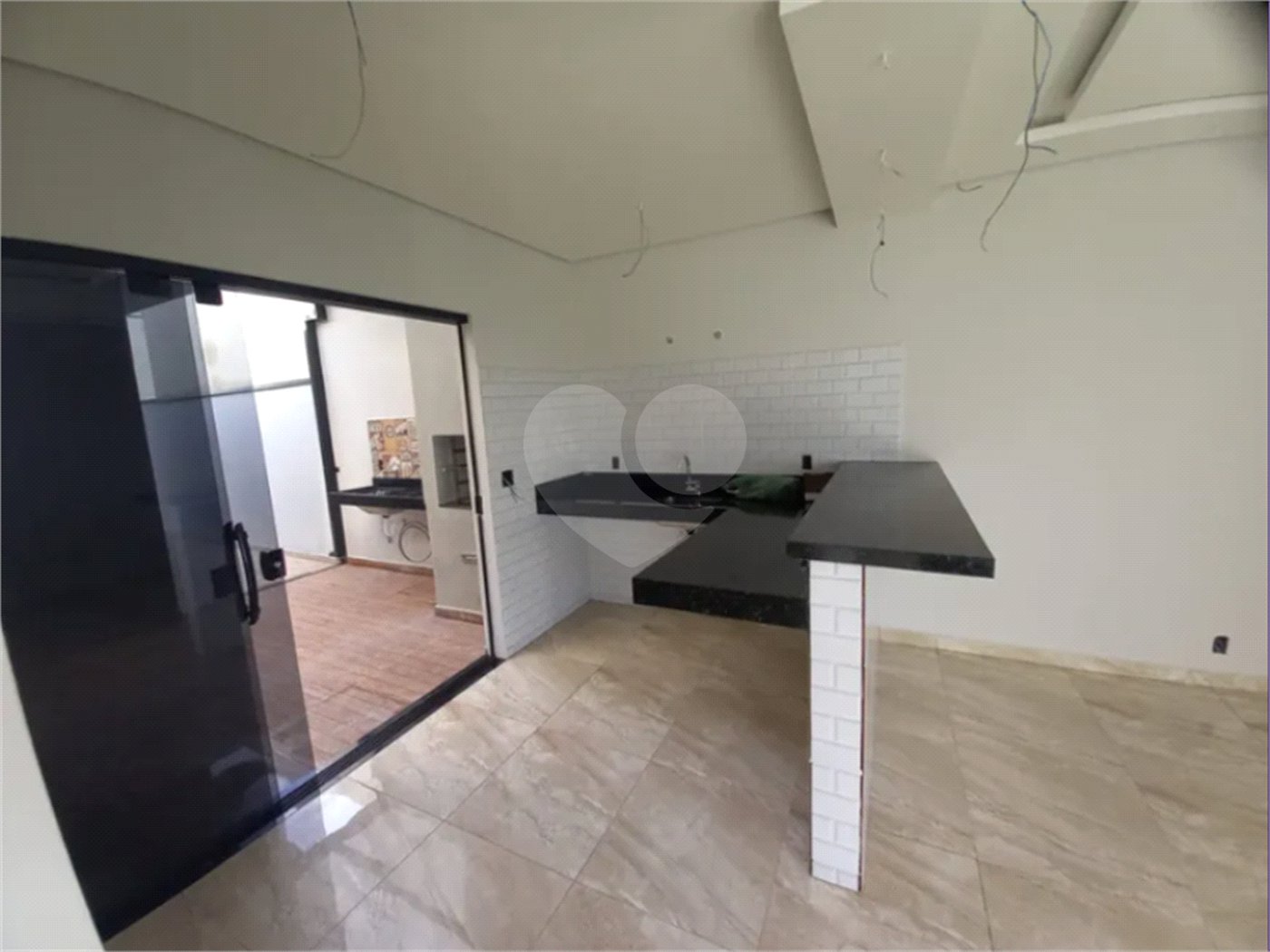 Casa à venda com 3 quartos, sendo 1 suíte, no condomínio Horto Florestal Iii, Sorocaba - SP