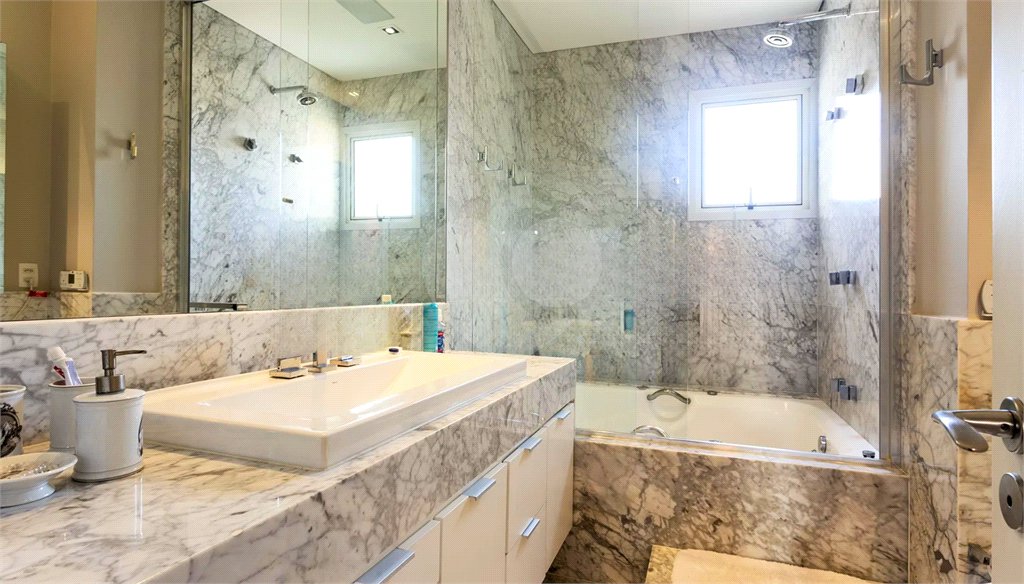 Apartamento à venda ou para alugar com 2 suítes em Itaim Bibi, São Paulo, SP