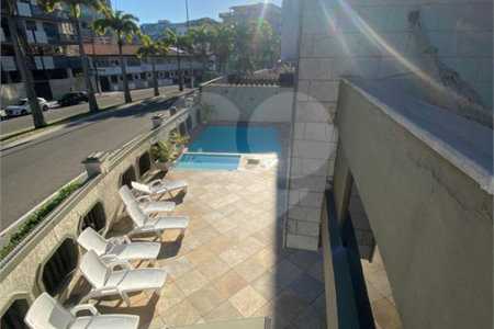 Apartamento à venda com 3 quartos, sendo 1 suíte,  em Vila Nova, Cabo Frio, RJ