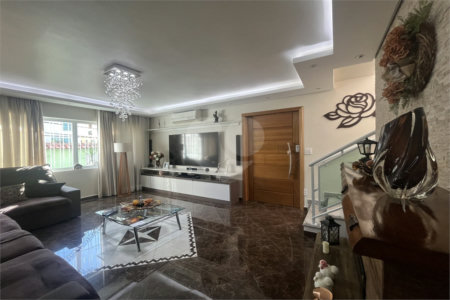 Sobrado à venda com 3 quartos em Vila Gustavo, São Paulo, SP