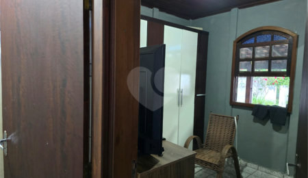 Casa à venda com 2 quartos, sendo 1 suíte,  em Ressaca, Atibaia, SP