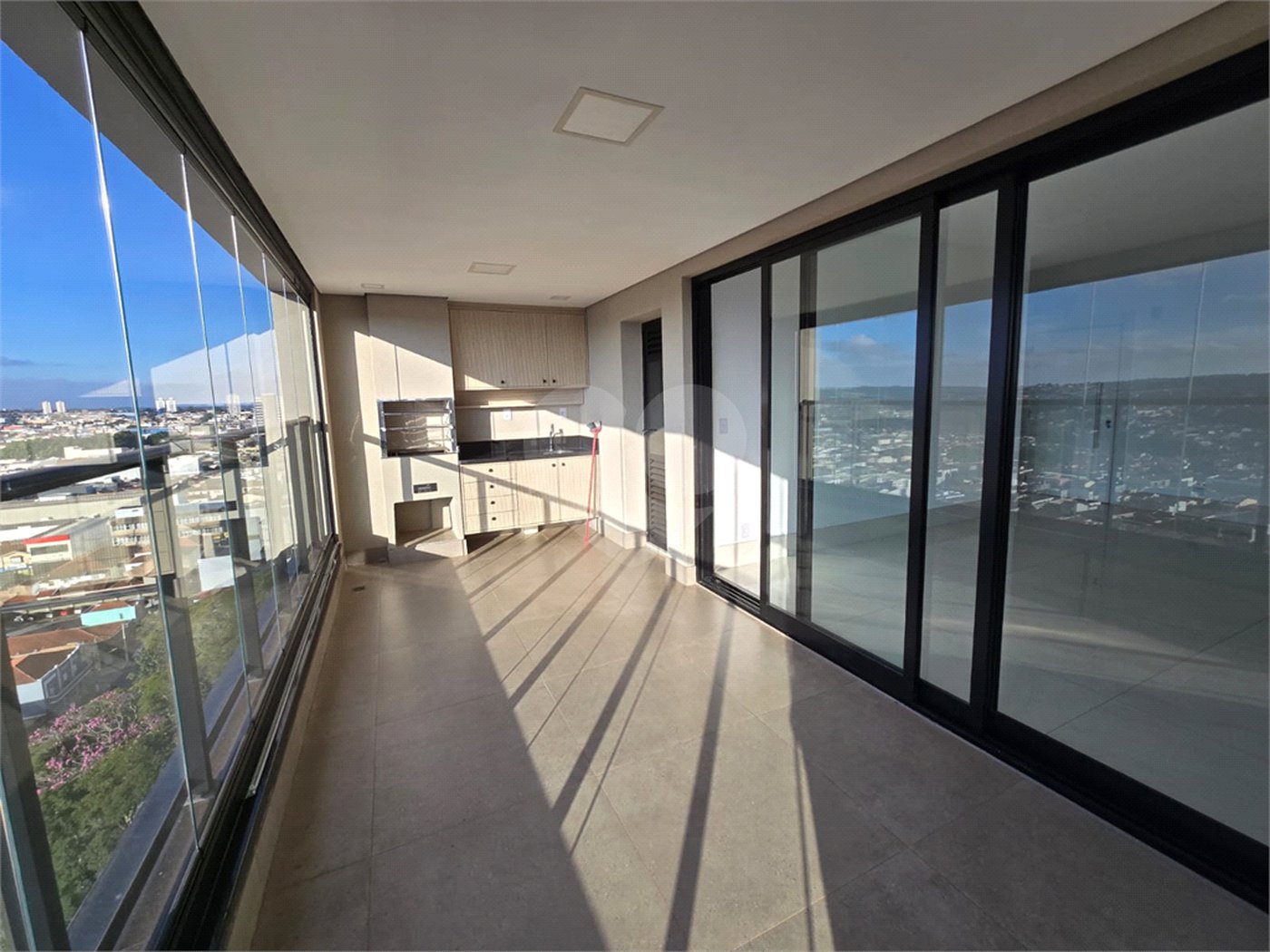 Apartamento para alugar com 3 suítes no Centro, Itapetininga, SP