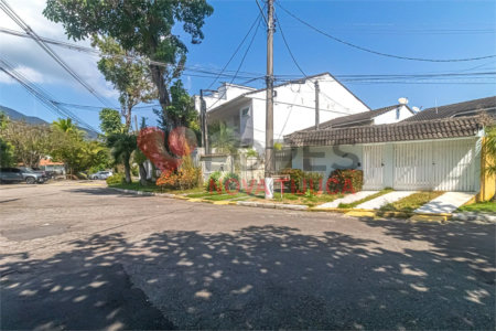 Casa de Vila à venda com 3 quartos, sendo 1 suíte, em Freguesia (jacarepaguá), Rio de Janeiro, RJ