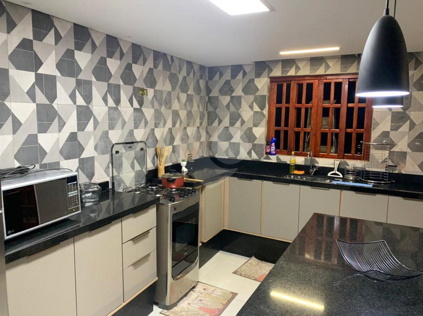 Casa Térrea à venda com 3 quartos em Jardim Alvinópolis, Atibaia, SP