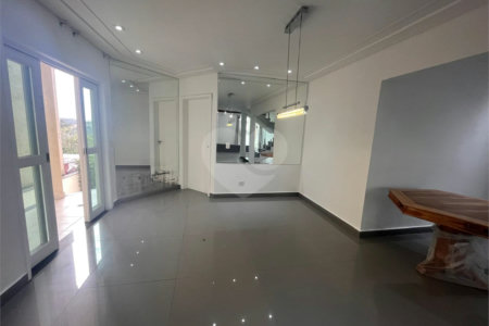 Sobrado à venda com 3 quartos, sendo 1 suíte, em Cidade Parquelandia, Mogi das Cruzes, SP