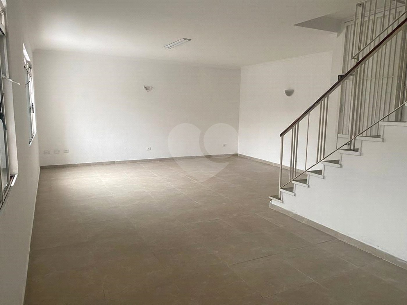 Sobrado à venda com 5 quartos, sendo 1 suíte, em Nova Piraju, São Paulo, SP