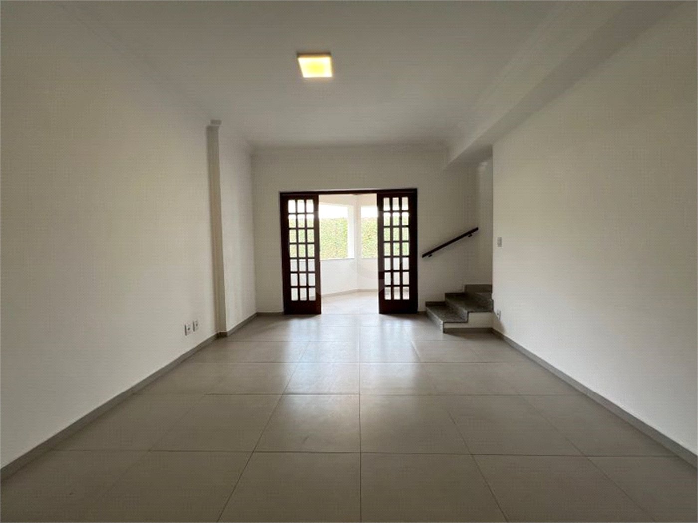 Casa à venda ou para alugar com 4 quartos, sendo 3 suítes, no condomínio Estância Marambaia, Vinhedo - SP