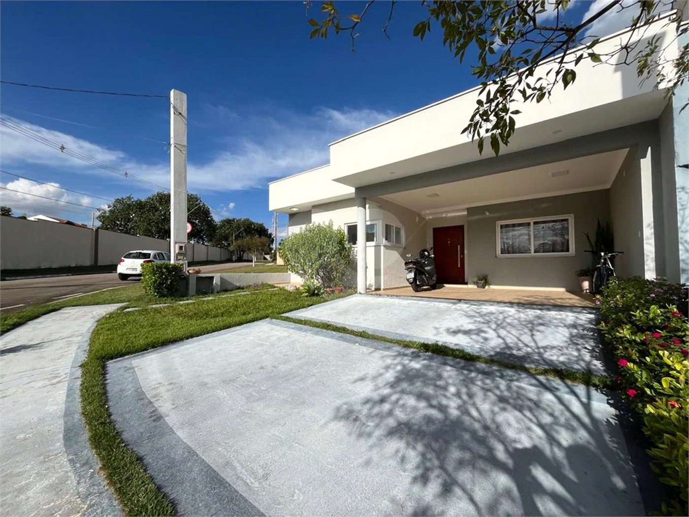 Casa à venda com 3 quartos, sendo 1 suíte, no condomínio Villa Suiça, Sorocaba - SP