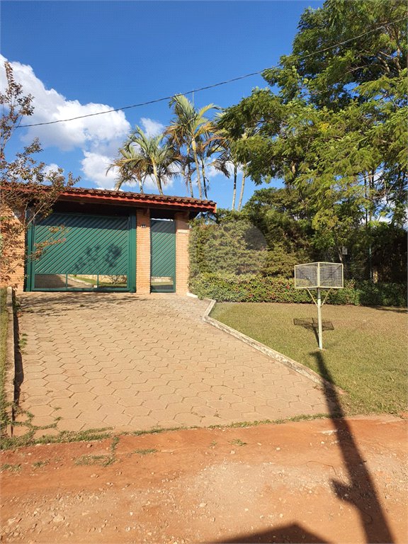 Chácara à venda com 4 quartos, sendo 2 suítes, em Vale dos Pinheiros, Atibaia, SP