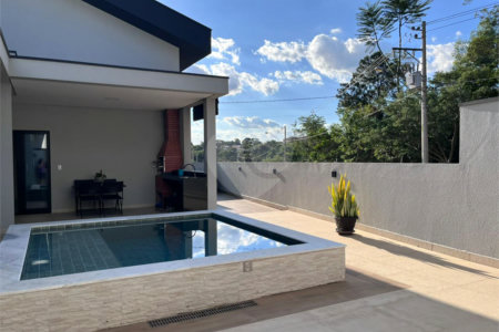 Casa à venda com 3 quartos, sendo 1 suíte, no condomínio Jardim Laguna, Indaiatuba - SP