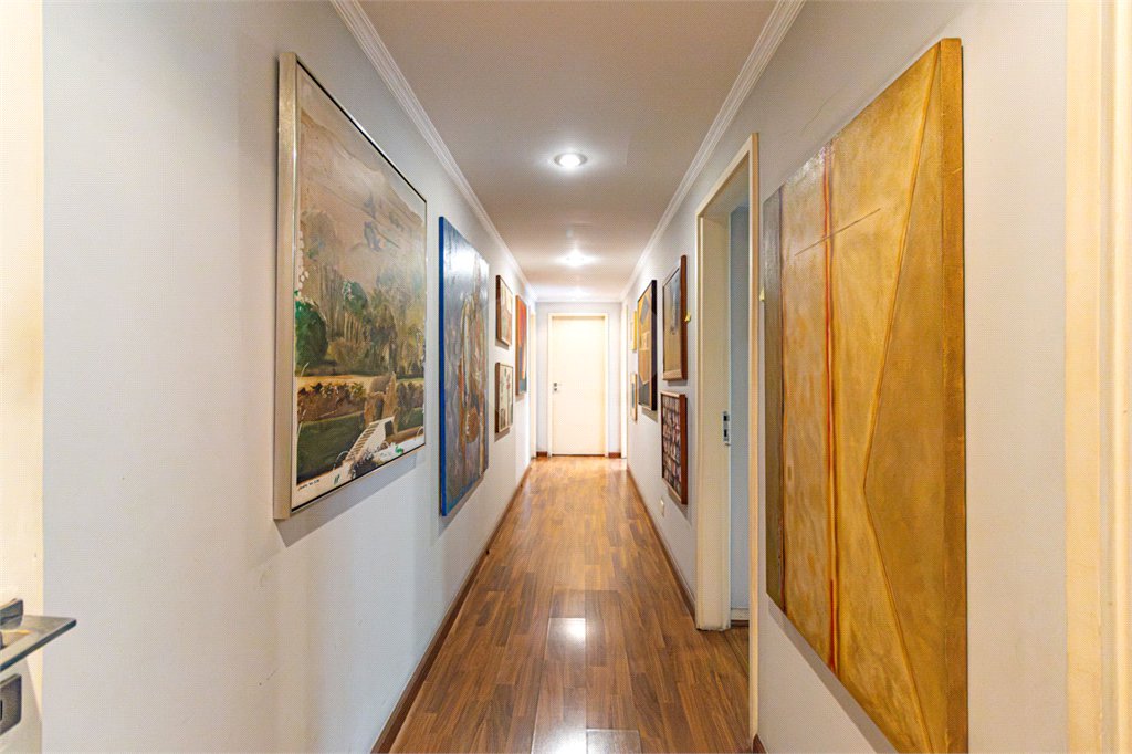 Casa Térrea à venda com 4 quartos, sendo 2 suítes, em Jardim Europa, São Paulo, SP