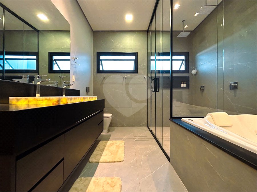 Casa à venda ou para alugar com 3 suítes no condomínio Residencial Central Parque, Salto - SP