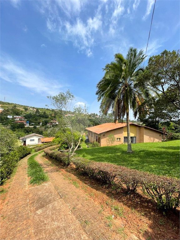 Sítio à venda com 3 quartos, sendo 1 suíte, em Jardim Estância Brasil, Atibaia, SP