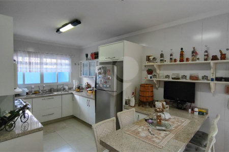 Casa à venda com 3 suítes no condomínio Parque do Varvito, Itu - SP