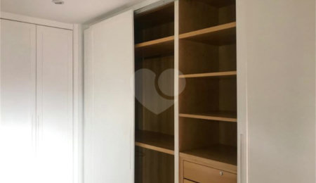 Apartamento à venda ou para alugar com 3 suítes em Moema, São Paulo, SP