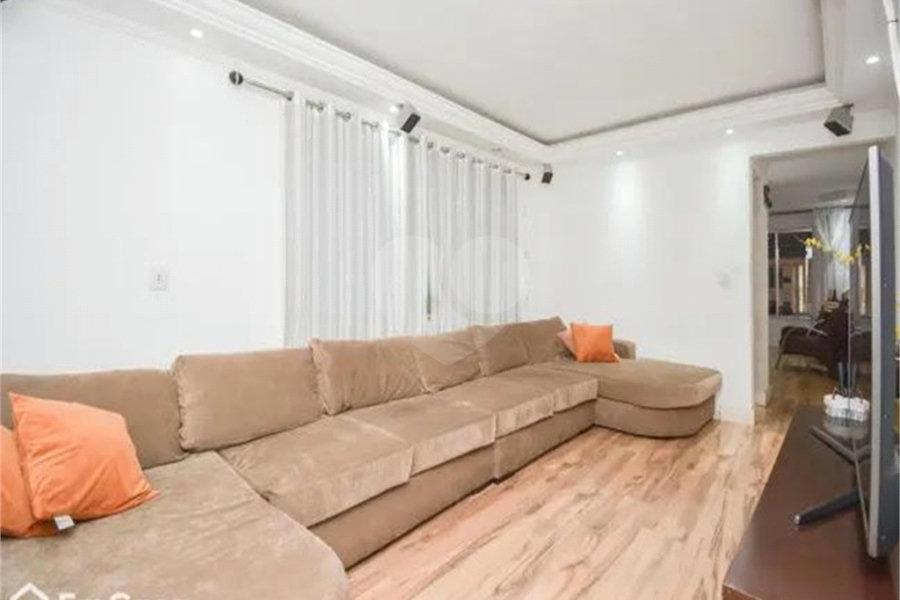 Sobrado à venda com 3 quartos, sendo 1 suíte, em Vila Galvão, Guarulhos, SP