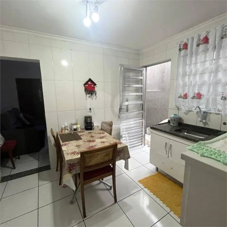 Casa à venda com 2 quartos, sendo 1 suíte, em Parque Maria Domitila, São Paulo, SP