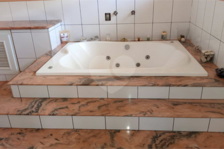 Casa à venda ou para alugar com 5 suítes no condomínio Vilage Zuleika Jabour, Salto - SP